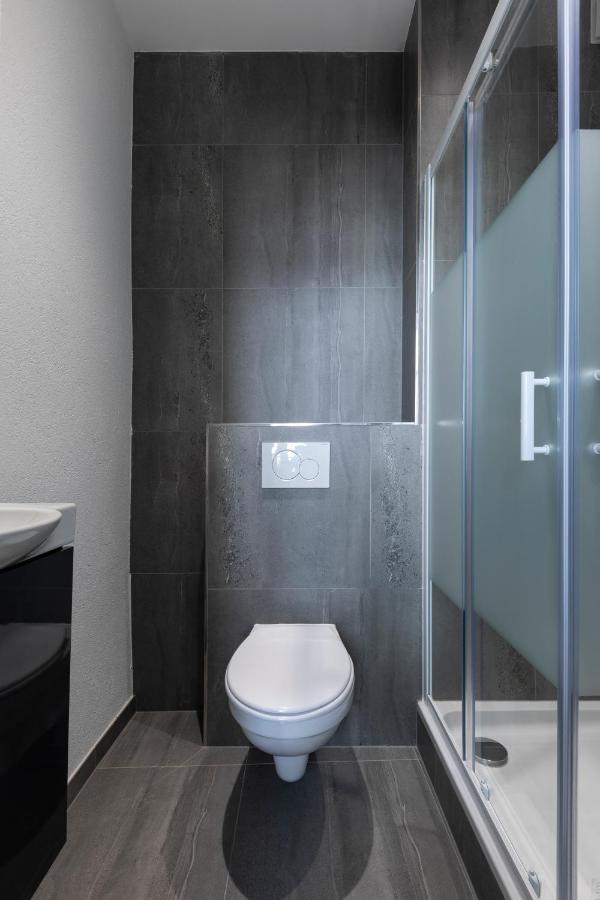 Iqs Rooms - Chambre Double Avec Salle De Bain ルクセンブルク エクステリア 写真